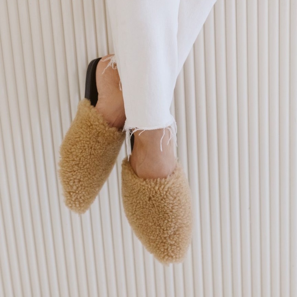 Jenni Kayne Shearling Pointed Toe Flat Mule in Natural EU40 US10 NWOB